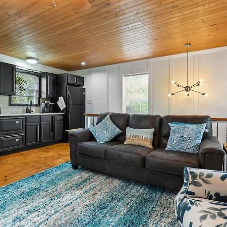 Bare Feet Bungalow -Close To Beach & Dog Friendly Gulfport Exterior photo