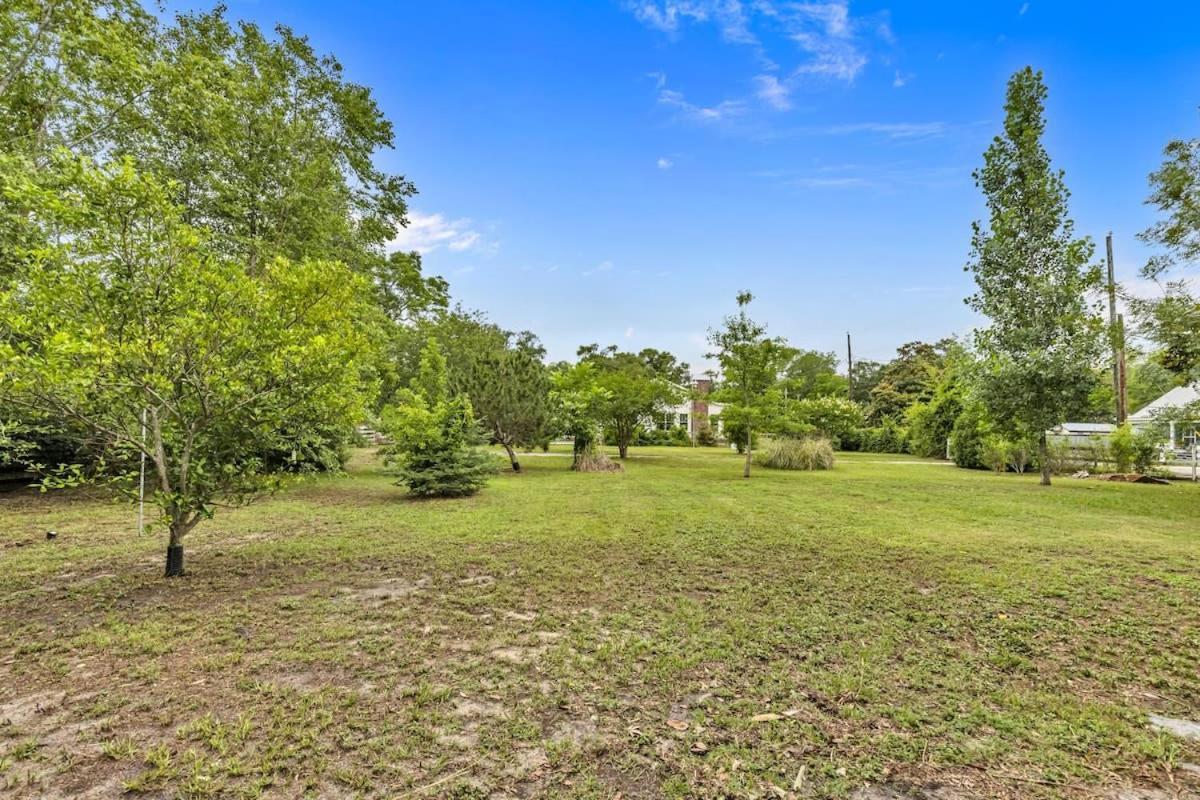 Bare Feet Bungalow -Close To Beach & Dog Friendly Gulfport Exterior photo
