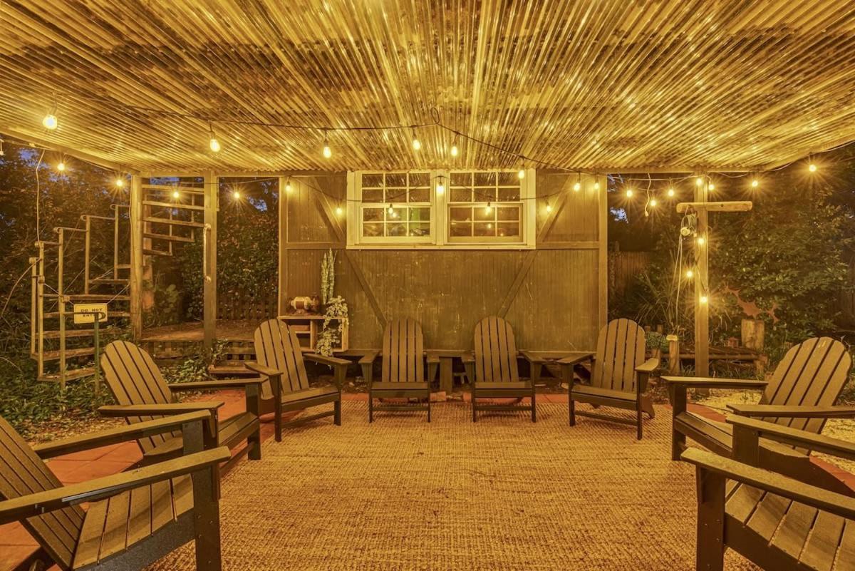 Bare Feet Bungalow -Close To Beach & Dog Friendly Gulfport Exterior photo