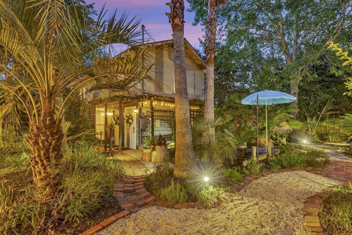 Bare Feet Bungalow -Close To Beach & Dog Friendly Gulfport Exterior photo