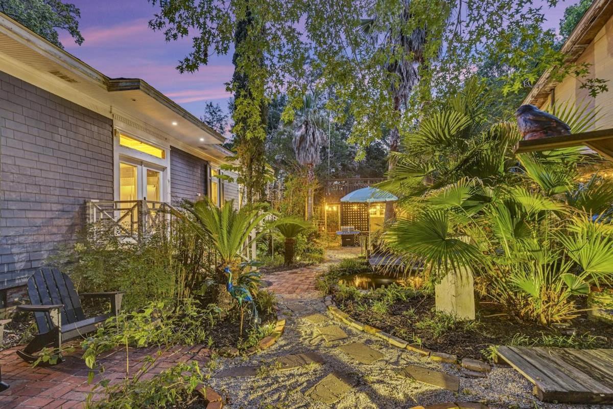 Bare Feet Bungalow -Close To Beach & Dog Friendly Gulfport Exterior photo