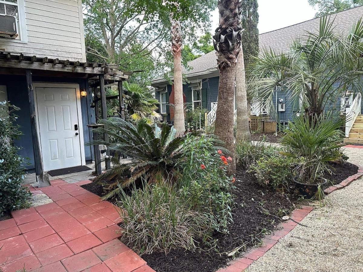 Bare Feet Bungalow -Close To Beach & Dog Friendly Gulfport Exterior photo