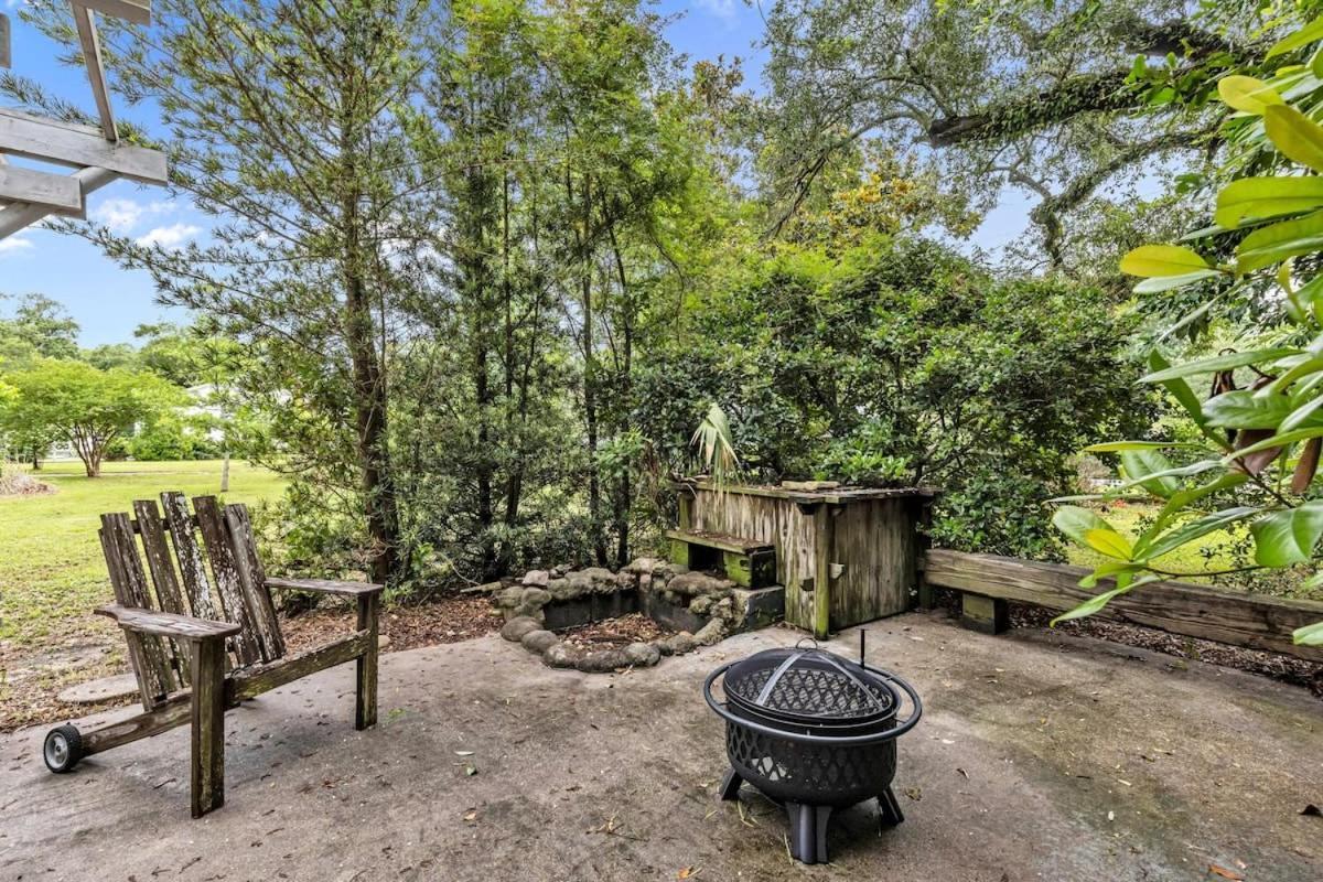Bare Feet Bungalow -Close To Beach & Dog Friendly Gulfport Exterior photo