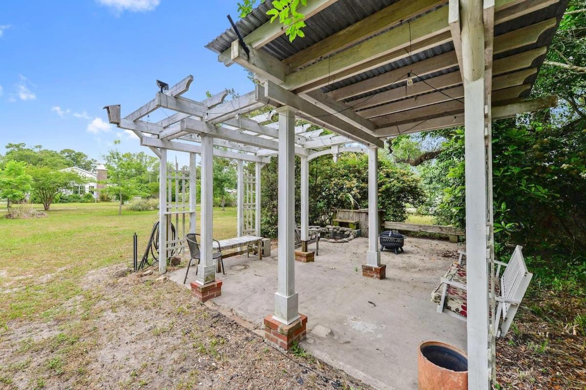 Bare Feet Bungalow -Close To Beach & Dog Friendly Gulfport Exterior photo