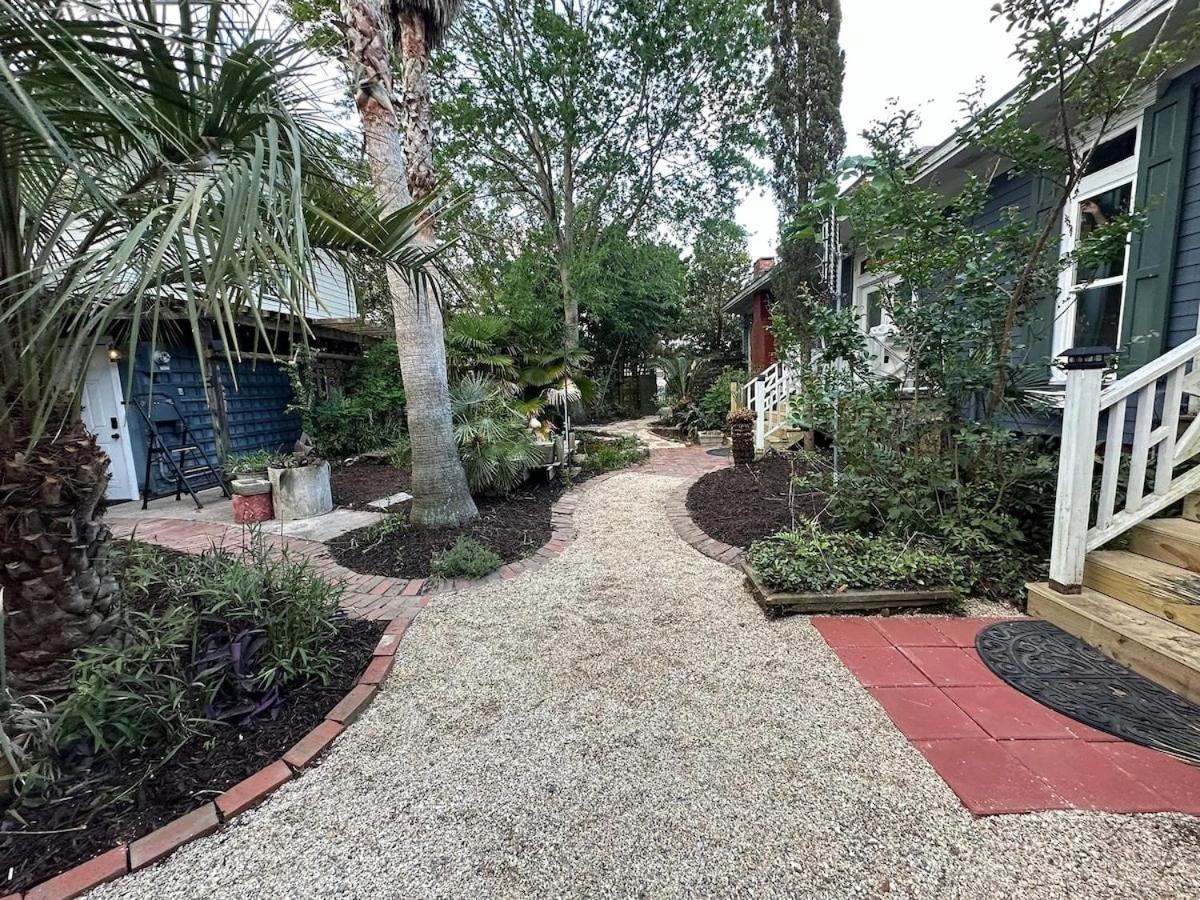 Bare Feet Bungalow -Close To Beach & Dog Friendly Gulfport Exterior photo