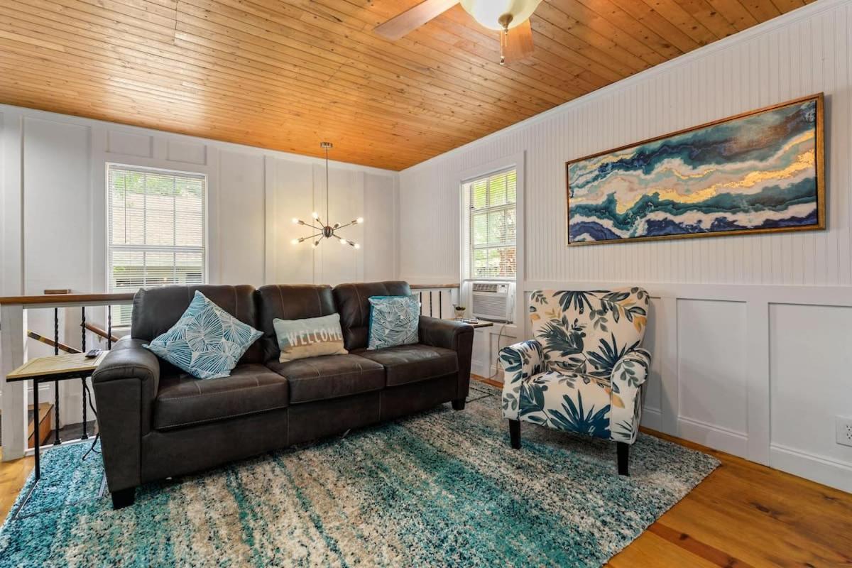 Bare Feet Bungalow -Close To Beach & Dog Friendly Gulfport Exterior photo